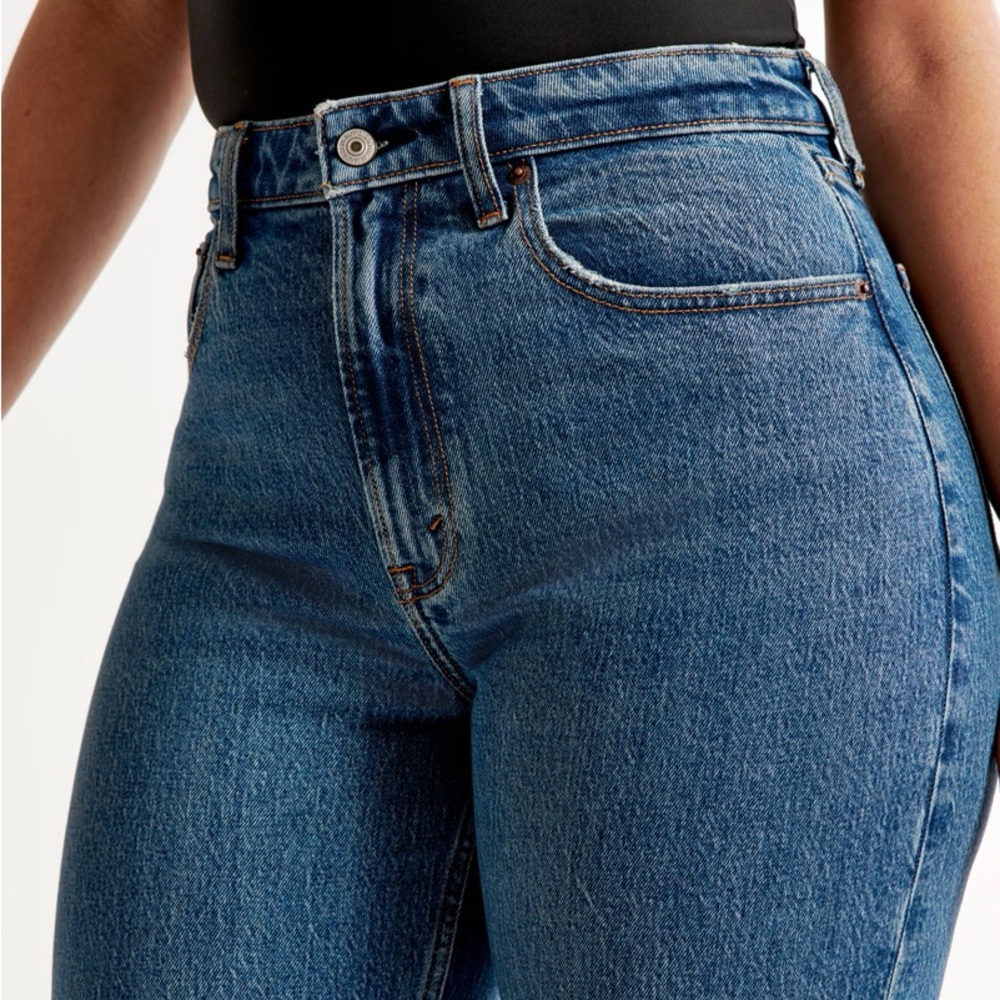 Abercrombie Curve Love 90s High Rise Relaxed Jeans (27)